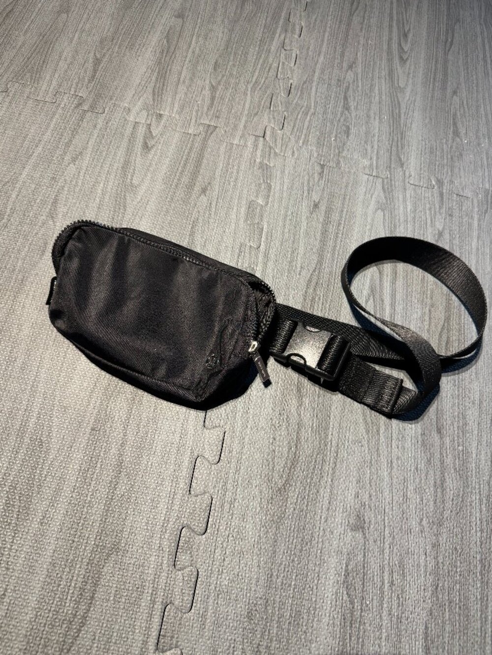 lululemon Everywhere Belt Bag Black - Like New